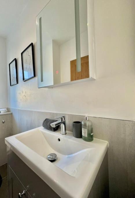 Stylish Apartment Near The Centre Of Harrogate Ngoại thất bức ảnh